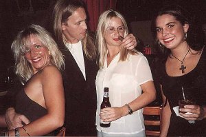 kkroxy1a.jpg (17471 bytes)